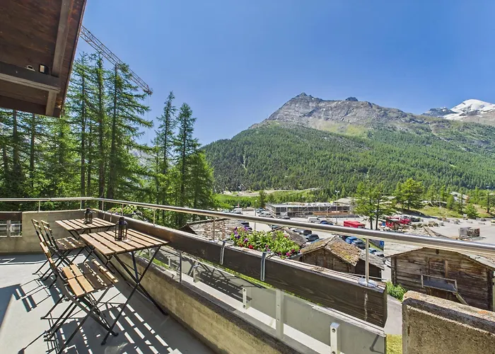 Family & Friends In Saas Fee